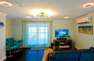 Lakefront Cottage with Spacious Deck and Great Views in NY - - 1