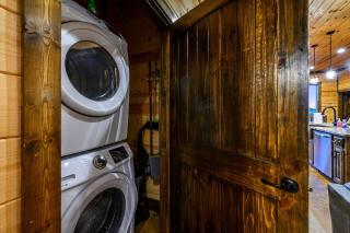 Outstanding Cabin with Fire Pit, Hot-tub and Fireplace in Broken Bow, Oklahoma - Broken Bow - 1
