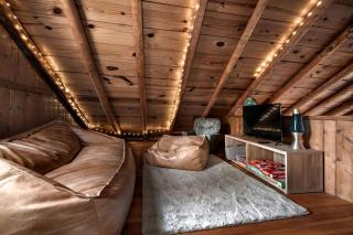 Spectacular Lofted Cabin with Screened Porch, BBQ, and Fire Pit in West Virginia - 8