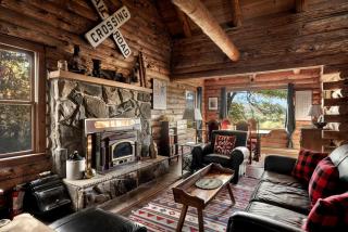 Stunning Secluded Log Cabin with River Access in Paw Paw, Maryland - 2