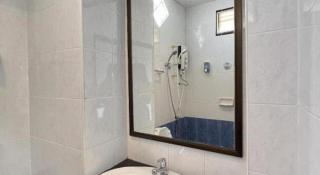 Ritzy House Hotel - 1