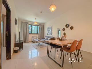 Rare Holiday Homes - Jumeirah Village Circle - La Riviera Estates B - R106 - Dubai - 4