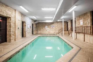 Econo Lodge Truman Inn - Sedalia - 5