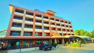 Rayong Lanna Hotel - Rayong - 1