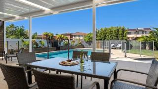 Sea Spray- Private Pool, Beach, Table Tennis - The Entrance - 6