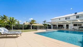 Sea Spray- Private Pool, Beach, Table Tennis - The Entrance - 4