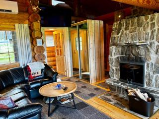 Ruska 2, Ylläs, Äkäslompolo, Lapland - Log Cabin with Lake and Fell Scenery - Äkäslompolo - 8