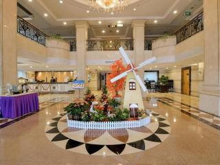 Country Garden Phoenix Hotel Foshan - 1