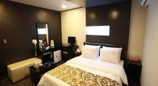 Goodstay Lanuit Hotel - Jeonju - 9