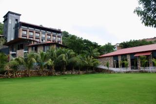 The Divine Hills Resort - Nāi - 1