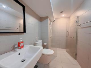 Scenic High-Floor Condo Near MRT, Mall & Pool - Kuala Lumpur - 3