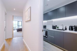 Chic City Centre 2 Bed NEW with Terrace & Parking - Leeds - 2