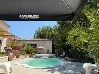 Belle villa contemporaine avec piscine - Laudun - 0