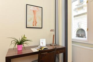 Luxury Opera Apartment - 7