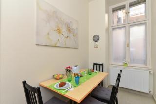 Luxury Opera Apartment - 6