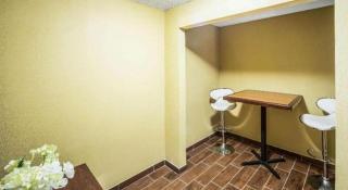Suburban Studios Fort Wayne - Fort Wayne - 2