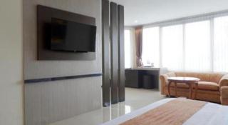 Alexander Hotel Tegal - Tegal - 2