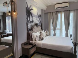 The Luxury Tiger at Lake Pichola - 2