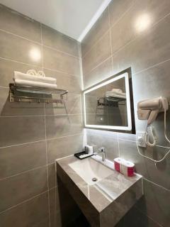 Rova Hotel & Apartment - Amalfi Sunset Town - Phu Quoc - 1