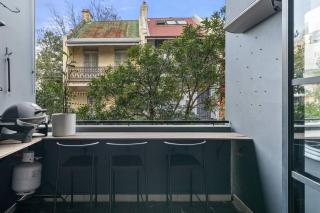 Urban Jungle Loft - A Leafy Alfresco Oasis - 9