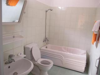 Ciao CatBa Hotel - 1