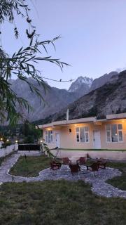 The cozy corner inn - Gulmit - 0