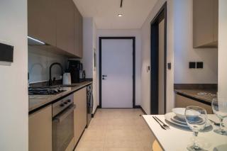 Tick- Lavish Studio with Canal & Burj Khalifa View - Sabkhah - 5