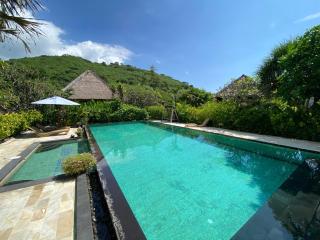 Sunia Loka Bungalows & Dive Center - Pemuteran - 3