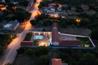 Villa Pietra- Modern rustic poolside oasis - Benkovac - 6