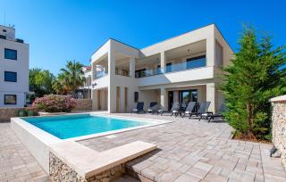 Beautiful Home In Srima - 0