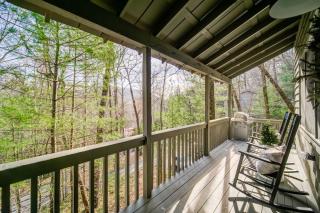 Fox Hill - Relax in the lap of luxury with modern comforts and peaceful views - Marblehill - 9