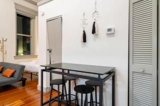 10-Unit Cozy Loft w Free Parking Med District - Louisville - 3