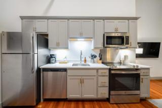 10-Unit Cozy Loft w Free Parking Med District - Louisville - 2