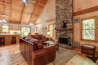 Reel Bliss Cabin - Cozy rustic interiors Wifi fireplace and lake access - Marblehill - 9