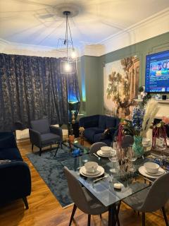 Family Four Bedroom House walk from Hyde Park - Londra - 0