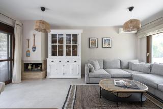 Azapiko Meggy Summer Villa by Luxlikehome - Ladhokopána - 2