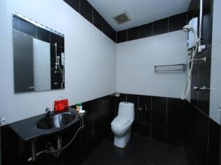 OYO 115 Hotel Safari 1 - 2