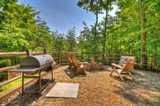 Almost Heaven Pet-friendly steamy hot tub pool table firepit - Mineral Bluff - 8