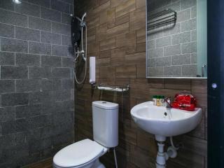 OYO 223 D' Metro Hotel - 2