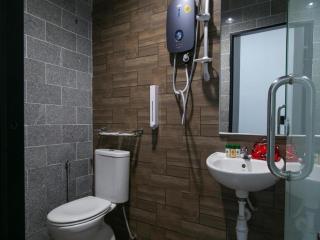 OYO 223 D' Metro Hotel - Shah Alam - 1