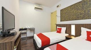 Capital O 90674 4S Hotel - 2