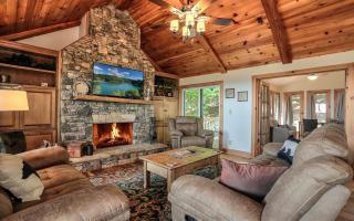 Wine Down Cottage - Mountain Views Sip Wine Fireside Watch Netflix Play Golf - 4
