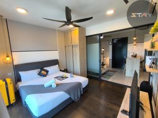 Almas Couple Relax Modern Comfort Netflix BySTAY - Nusajaya - 6