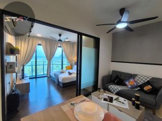 Almas Couple Relax Modern Comfort Netflix BySTAY - Nusajaya - 2