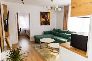 Urban Studio II - - 0