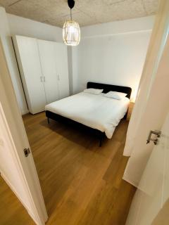 Dúplex soleado cerca del mar - 8