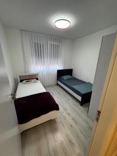 Modern Apartment Walk to Everything! - 5