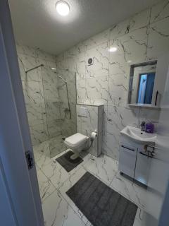 Modern Apartment Walk to Everything! - 2