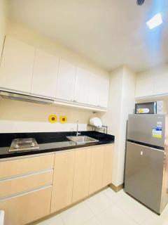 Room in Condo - Stylish Yet Budget-Friendly Iloilo Condo Stay with Pool - Città di Iloilo - 2