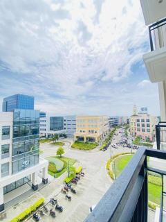 Room in Condo - Stylish Yet Budget-Friendly Iloilo Condo Stay with Pool - Città di Iloilo - 1